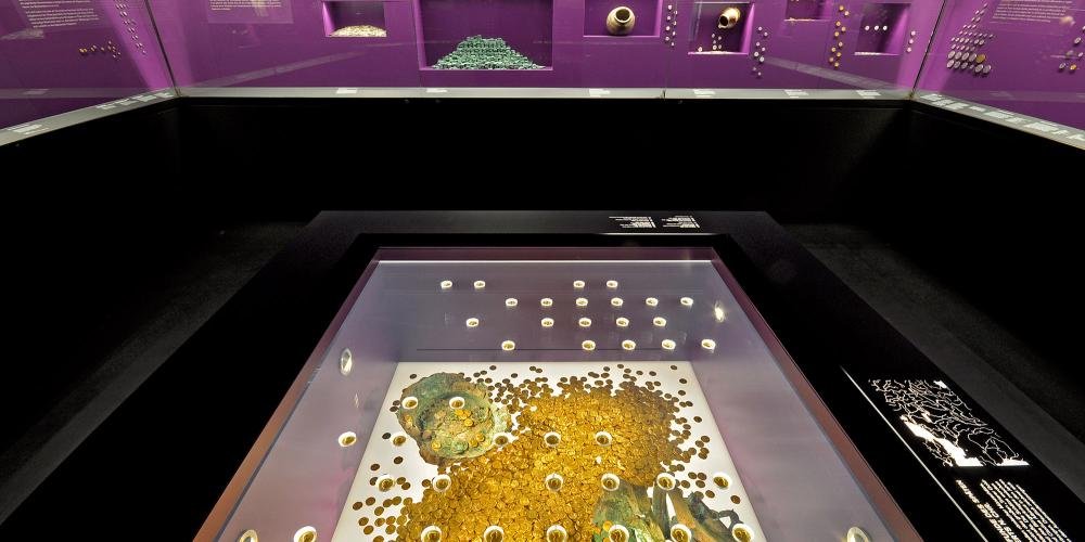 Trier’s Golden Treasure: The Largest Roman Gold Treasure Ever Discovered. - News