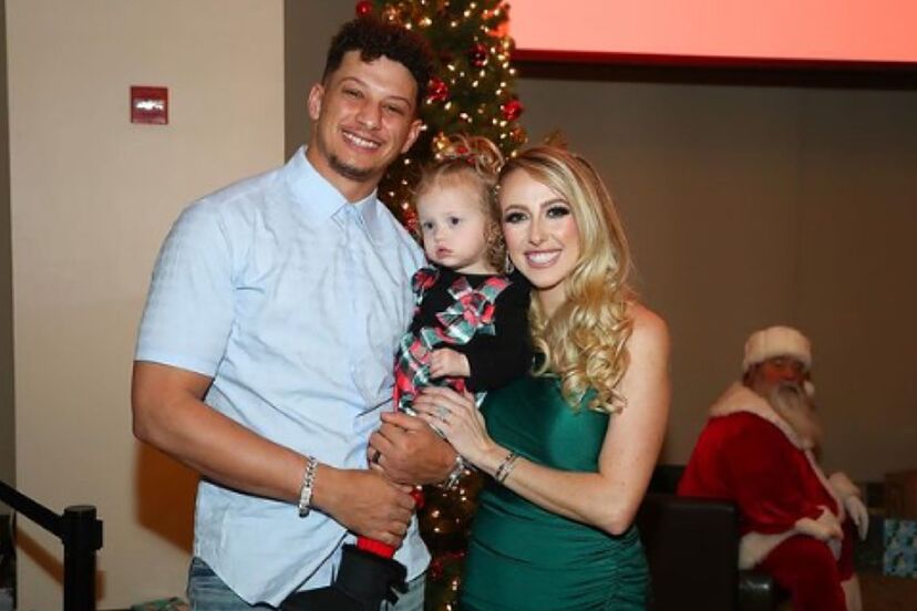 IN PHOTOS: Mother Brittany captaures the ideal moment as daughter Sterling, of Patrick Mahomes, models in her "little robe." - Mnews