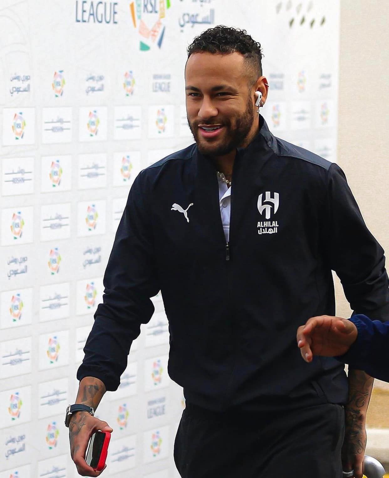Neymar Jr. iѕ moving to Iran to рreрare for the next match - movingworl.com