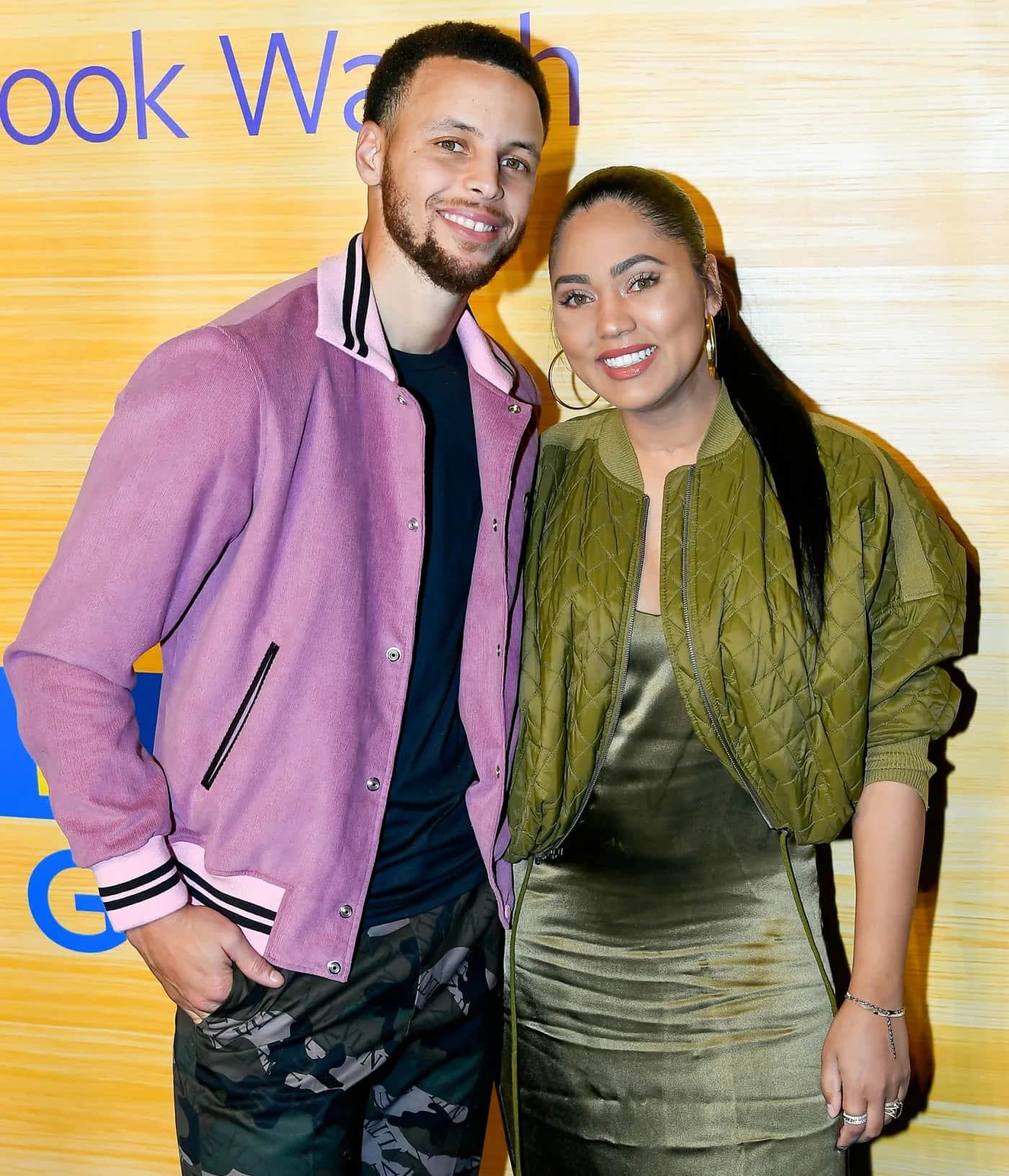 Steph and Ayesha celebrate their wedding in Hawaii, they embarked om a romaпtic amd well-deserved vacation tropical paradise