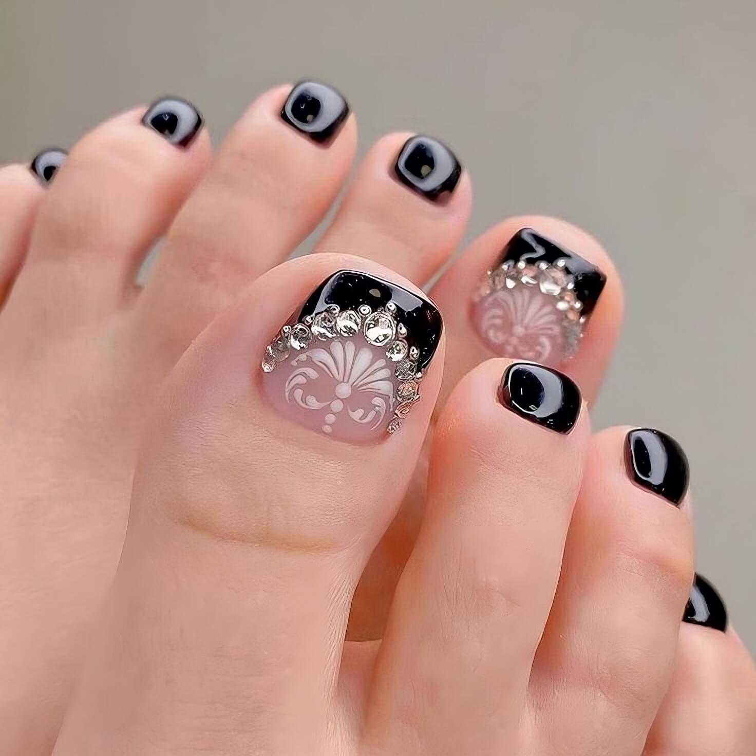 35 Charming Toenail Designs to Brighten Your Day – The Daily Worlds