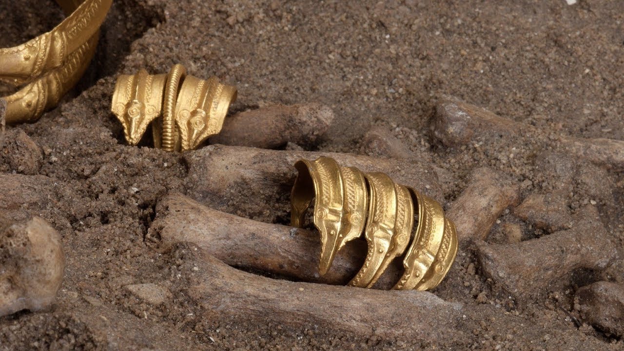 Incredible Discoveries of Ancient Golden Figures and Animal Artifacts Told in Scavenger Hunts - Amazing United State