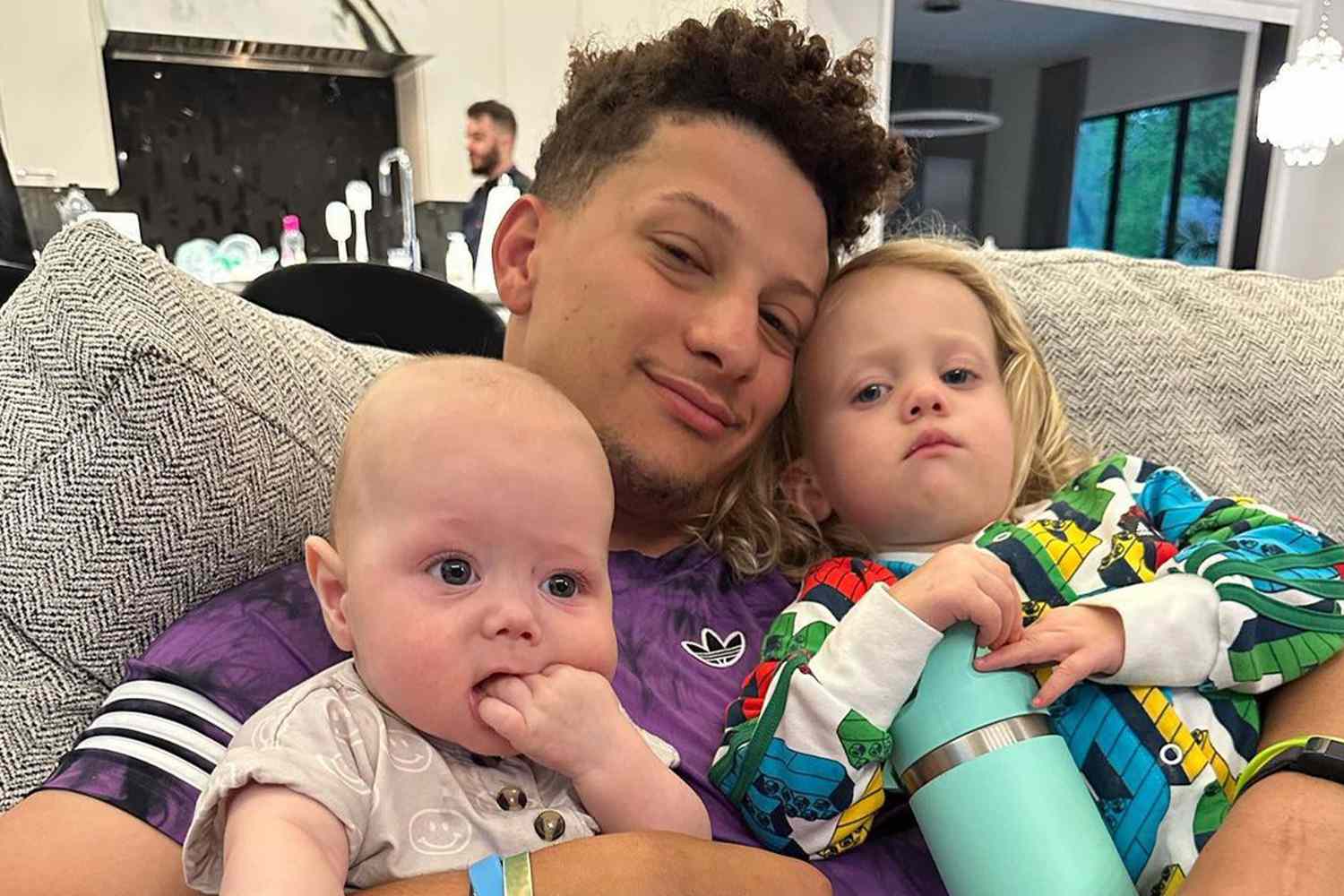 Patrick Mahomes Told Travis : I choose to be with my two lovely kid’s as they needed dada attention and i can’t trade that with any form of party - Mnews