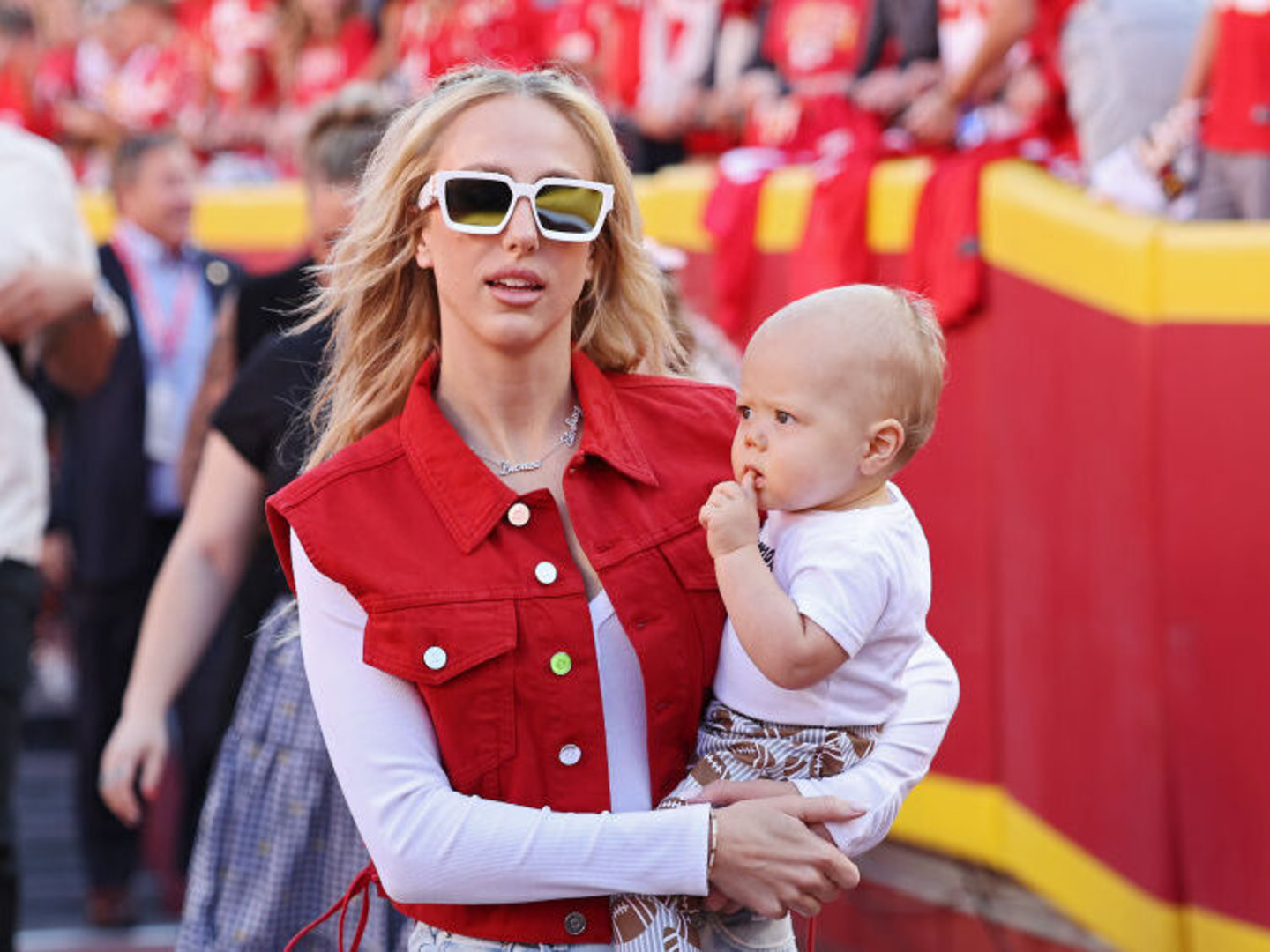 The video that Brittany Mahomes posted of Baby Bronze in an incredibly adorable look has fans falling head over heels - Mnews