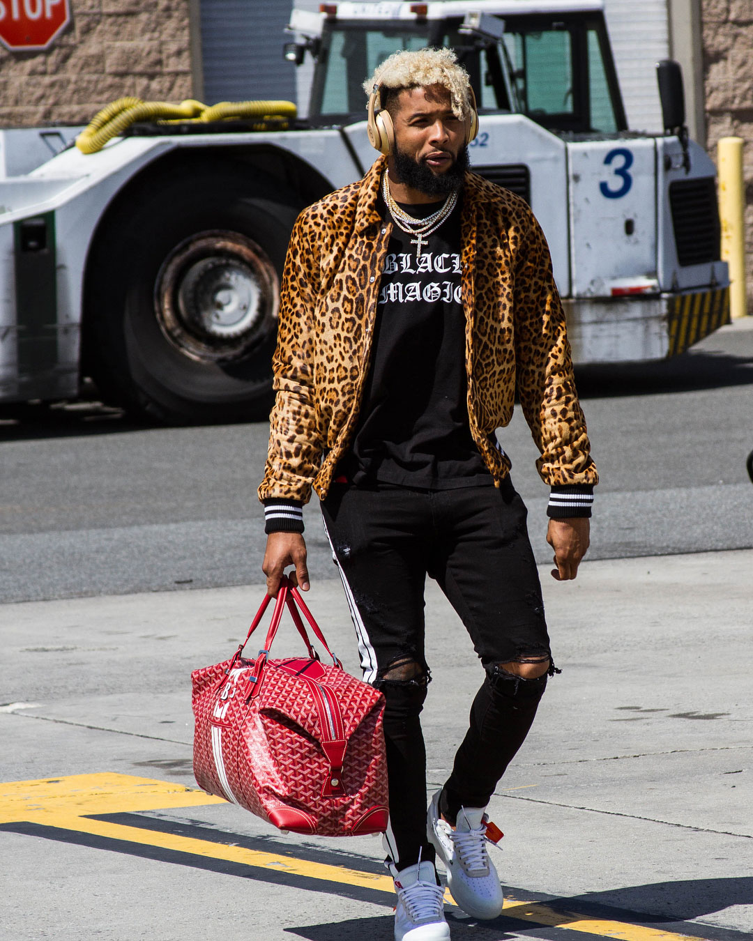 Exploring the Fashion Flair of Odell Beckham Jr. – The NFL's Best-Dressed Icon