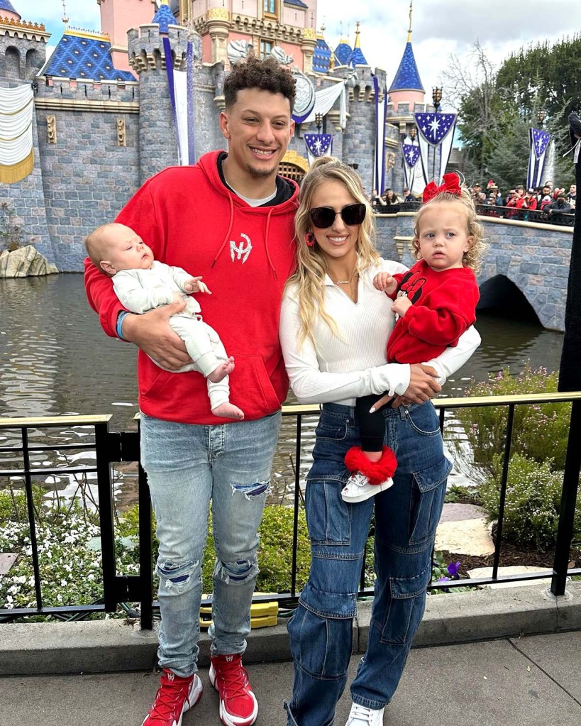 The video that Brittany Mahomes posted of Baby Bronze in an incredibly adorable look has fans falling head over heels - Mnews