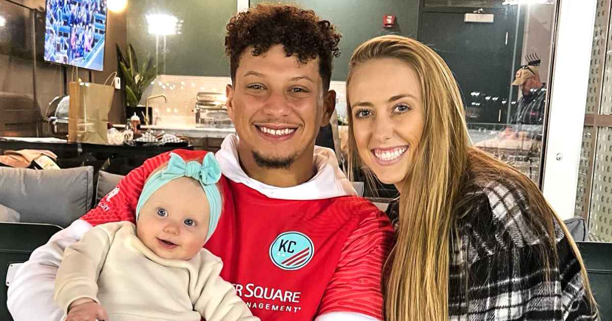 IN PHOTOS: Mother Brittany captaures the ideal moment as daughter Sterling, of Patrick Mahomes, models in her "little robe." - Mnews