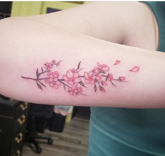 24 Enchanting Cherry Blossom Tattoo Creations – The Daily Worlds