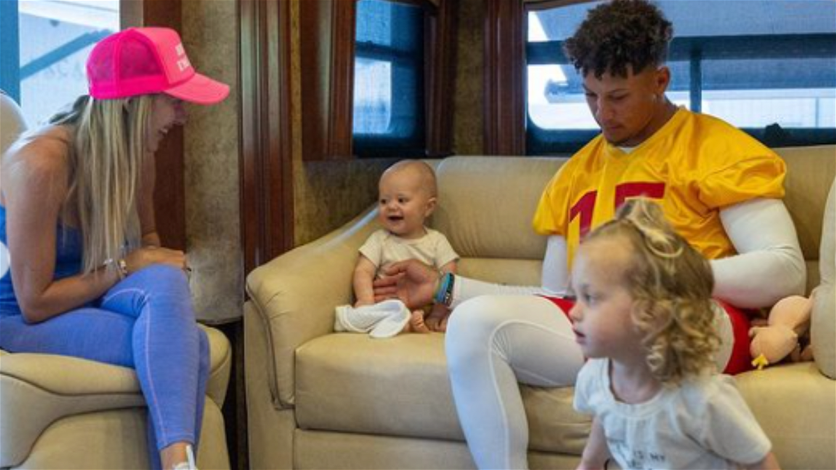 Reigning NFL MVP Patrick Mahomes Helps Wife Brittany in Household Chores, Hangs Out With Family, Plays Golf - Mnews