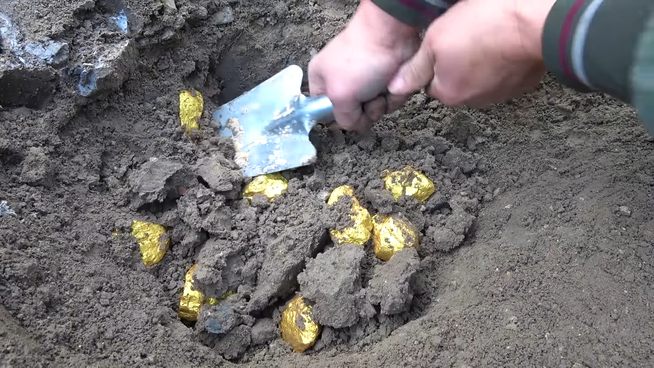 The old man unearthed mysterious treasures about a 17th century gold chest – amazingsportsusa.com