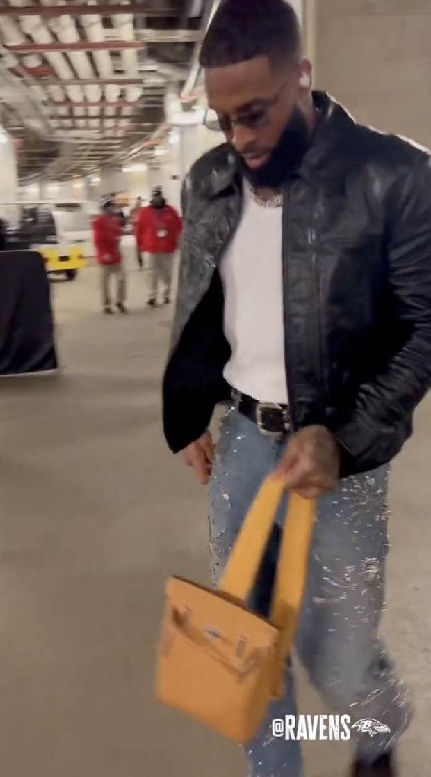Odell Beckham Jr.'s NFL Pre-Game Outfit Captivates Viewers; Baltimore Ravens Fans Claim 'He Was Born to Be the Center of Attention'