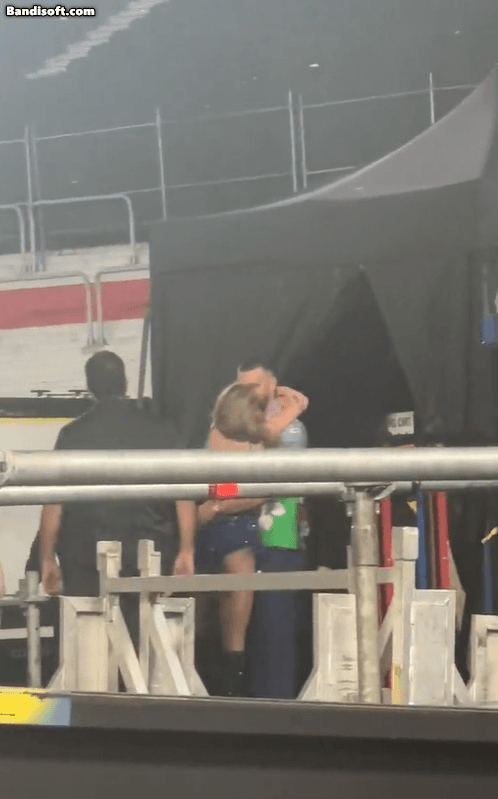 Taylor Swift passionately kissed Travis Kelce right after the end of The Eras Tour performance!