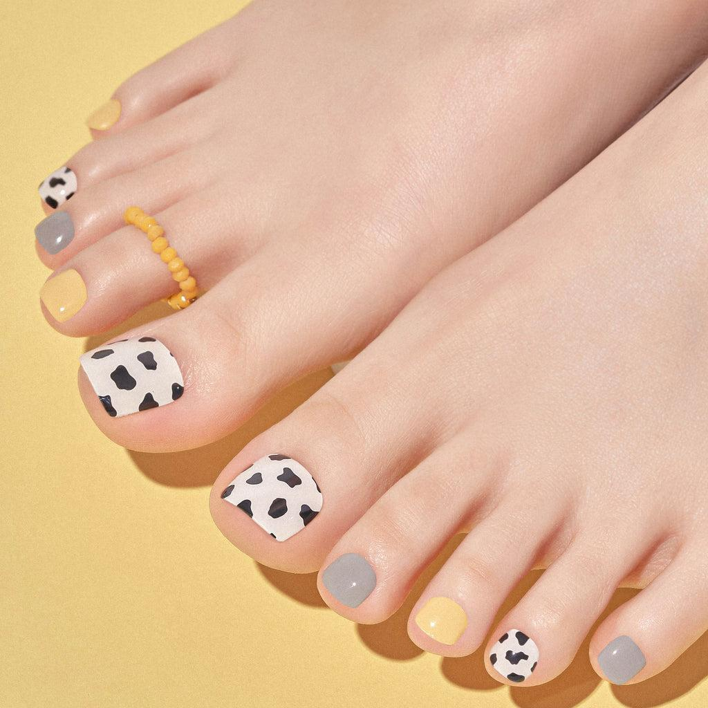 40 Cute, Beautiful and Trending Pedicure Patterns 2023 - sunflowerscianjur