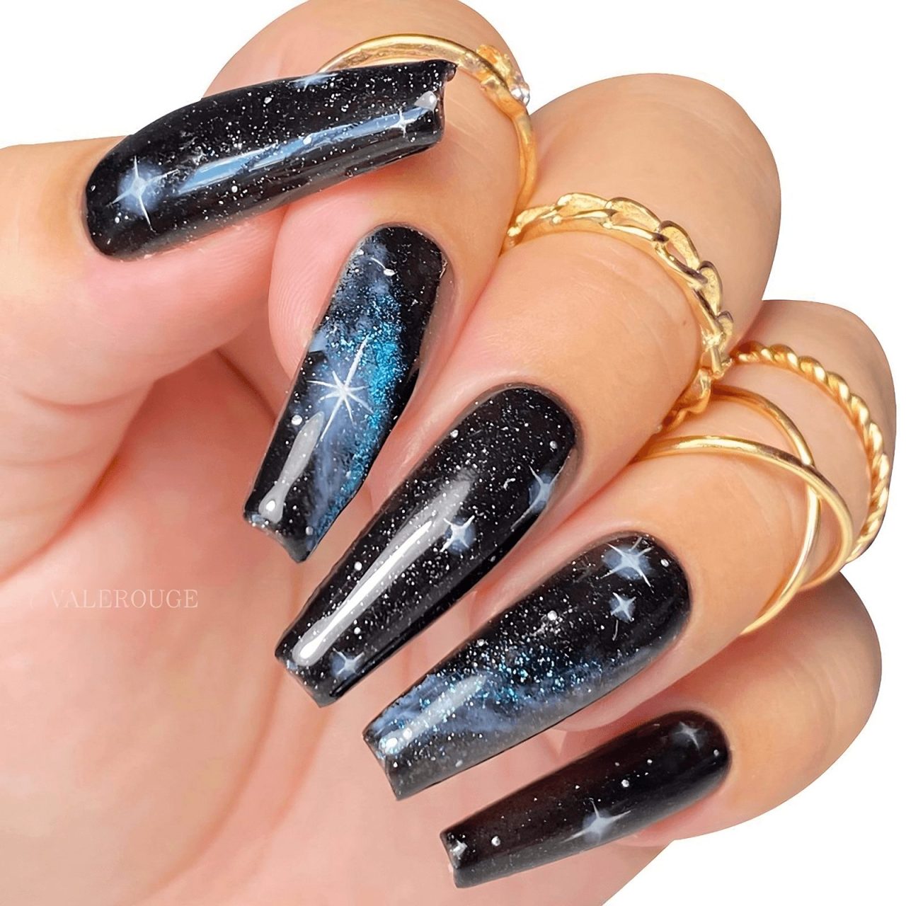 Up your manicure game with these 30 stunning galactic nail art ideas – The Daily Worlds