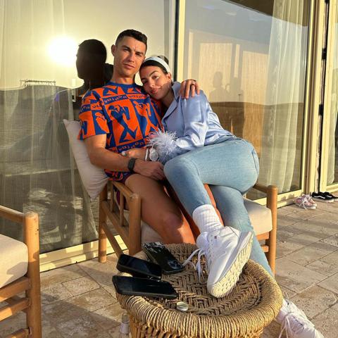 "Georgina Rodriguez Embraces Kim Kardashian-Inspired Style for Evening Out with Cristiano Ronaldo" - movingworl.com