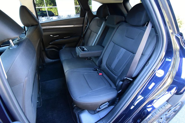 2022 hyundai tucson xrt awd rear seats