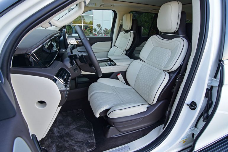 2022 lincoln navigator black label front seats