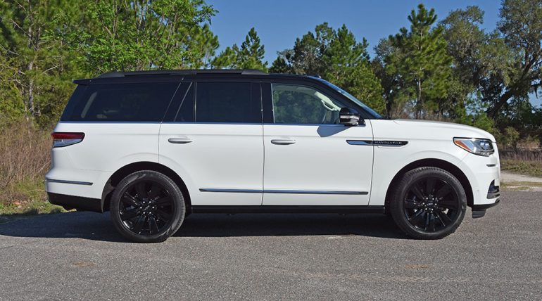 2022 lincoln navigator black label side