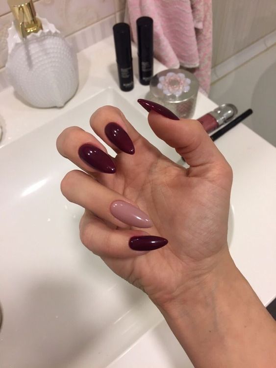 50+ Stylish Burgundy Nails That Will Be Ultra-Popular In 2023