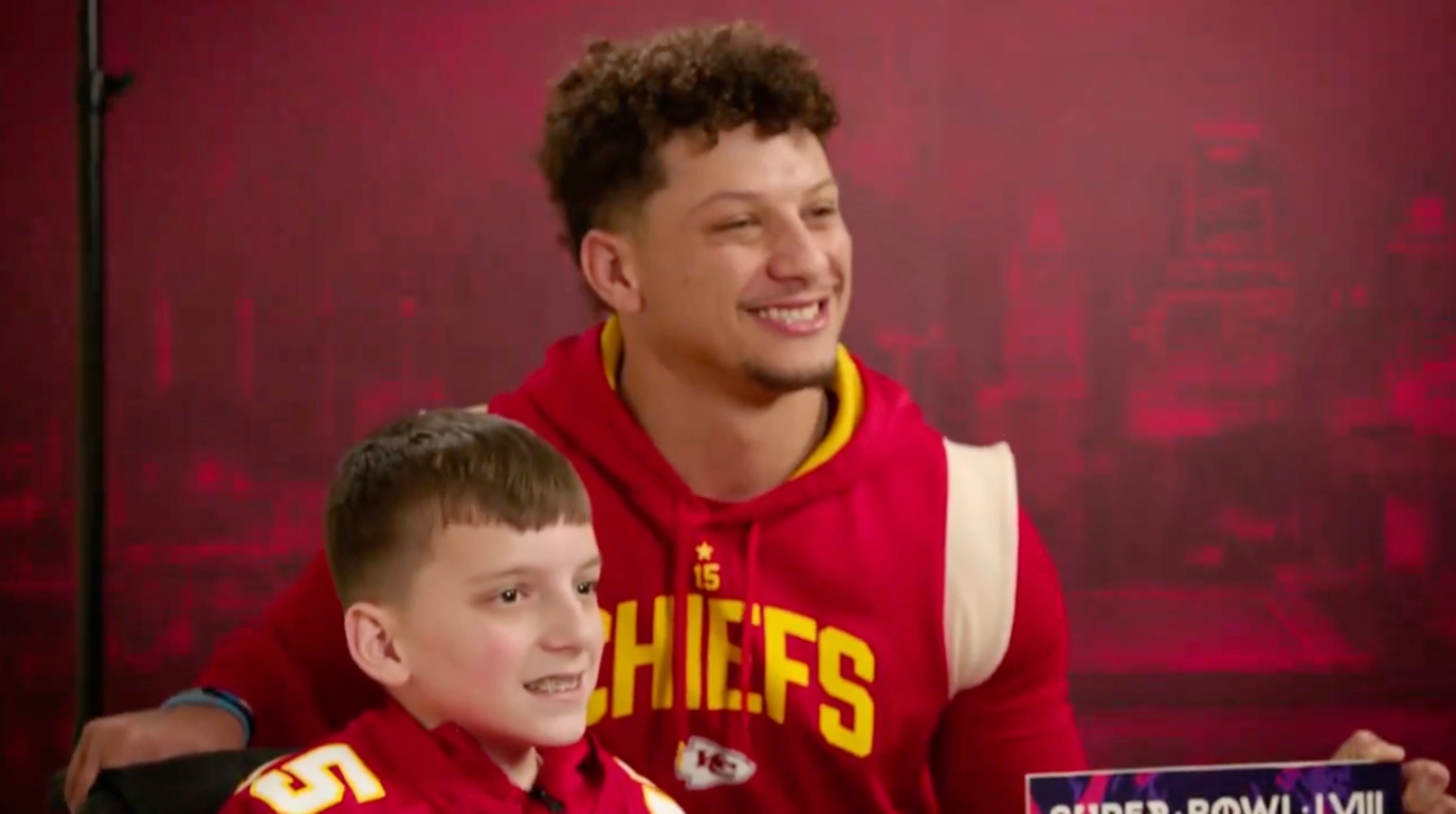 After moving fans to tears with his performance, quarterback Patrick Mahomes of the Kansas City Chiefs is expected to win another major NFL award - Mnews