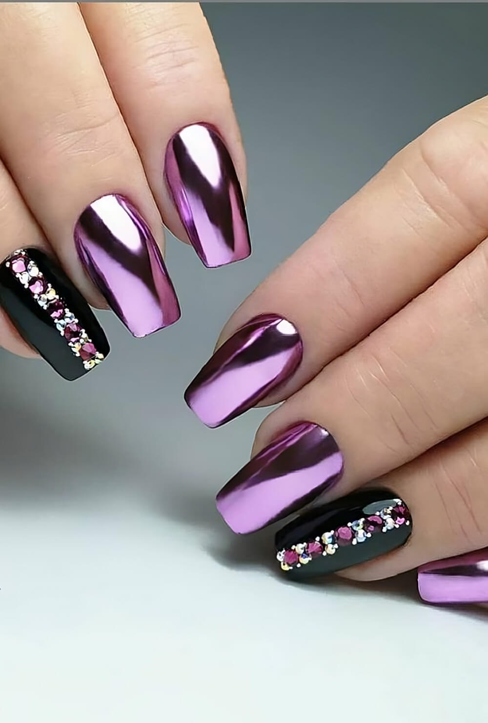 27 Breathtaking Chrome Nails For Your Special Night - 173