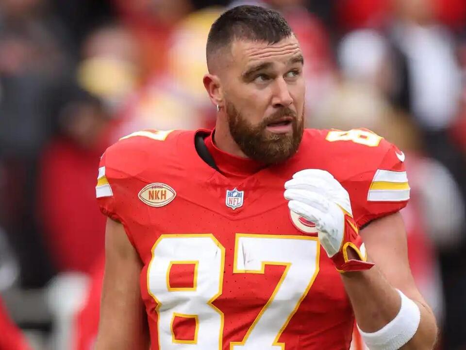 Andy Reid Delivers 2-Word Response on Travis Kelce's Sideline Tantrum