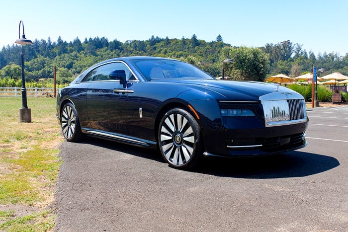 A Glimpse Inside the $420,000 Rolls-Royce Spectre: Luxury Meets Innovation in the Electric Realm