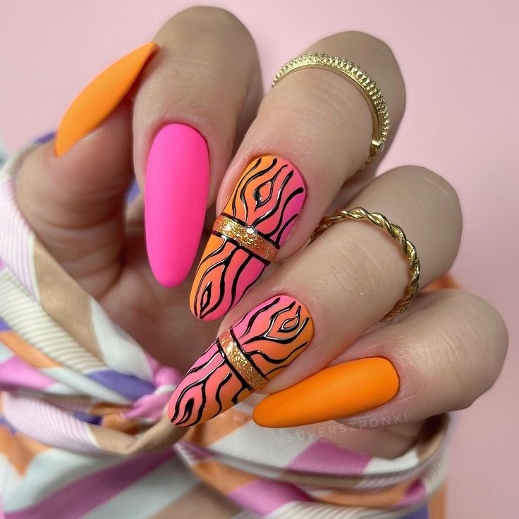 Stripe Nail Design: 90+ Gorgeous Looks To Rock This Month | Striped nail  designs, Gold nails, Nail art