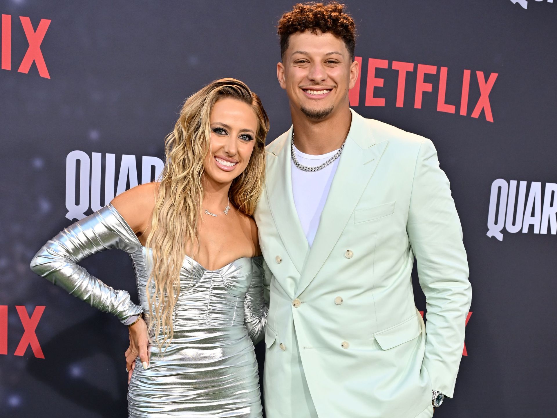 What is the amount of money that Brittany Mahomes makes and what is her source of income? - Mnews