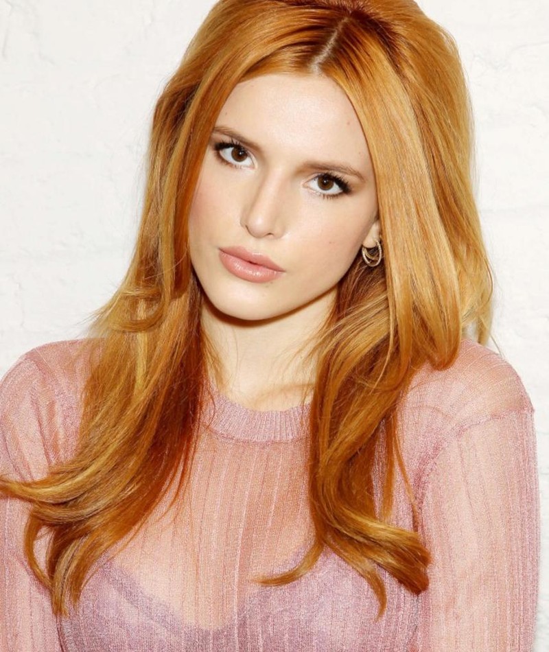 Admire Bella Thorne's hot, standard body