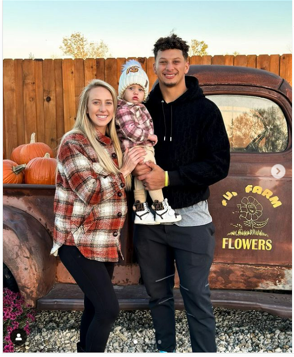 Where the Superstar QB Loves to Vacation! - Patrick Mahomes Unveils His Top Holiday Destinations