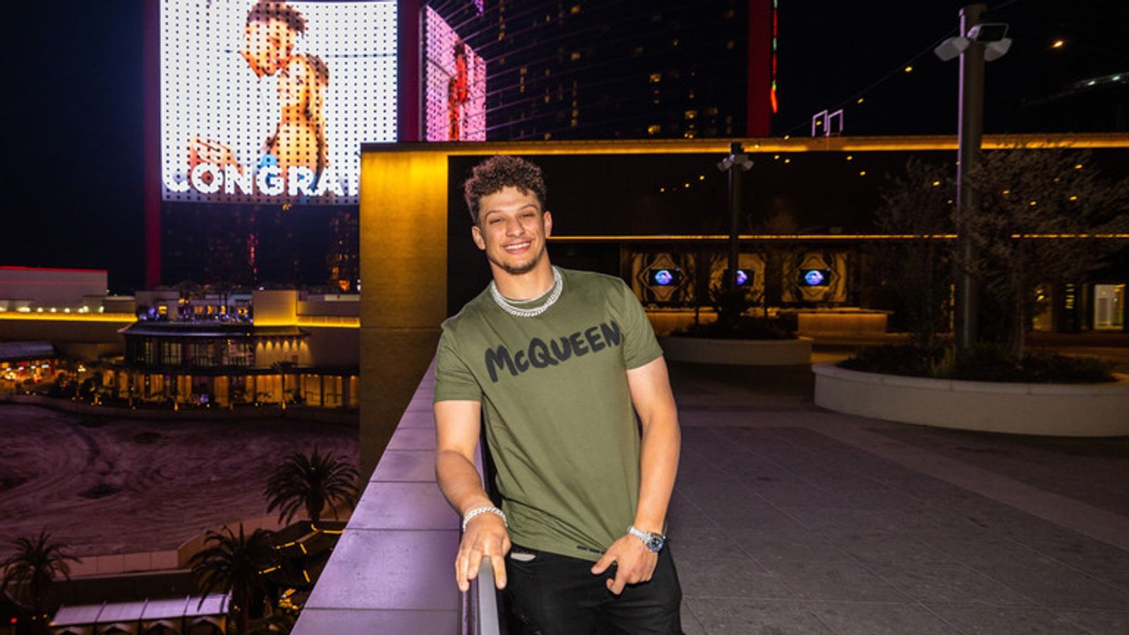 NFL star Patrick Mahomes sizzles up bachelor party at Resorts World Las  Vegas
