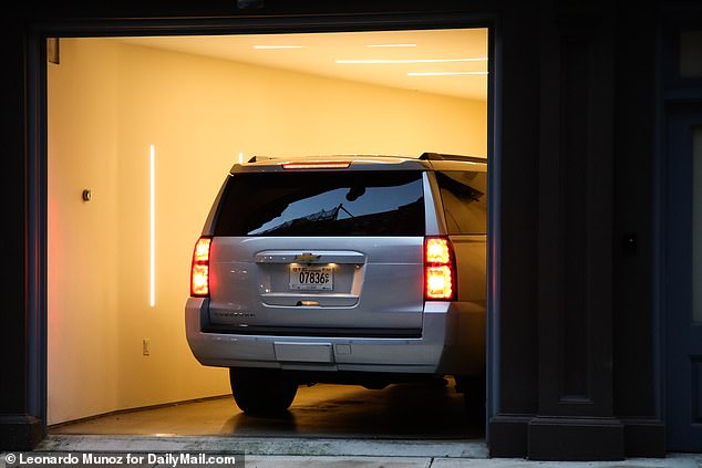 A silver SUV was spotted arriving at Swift's apartment and driving into the garage