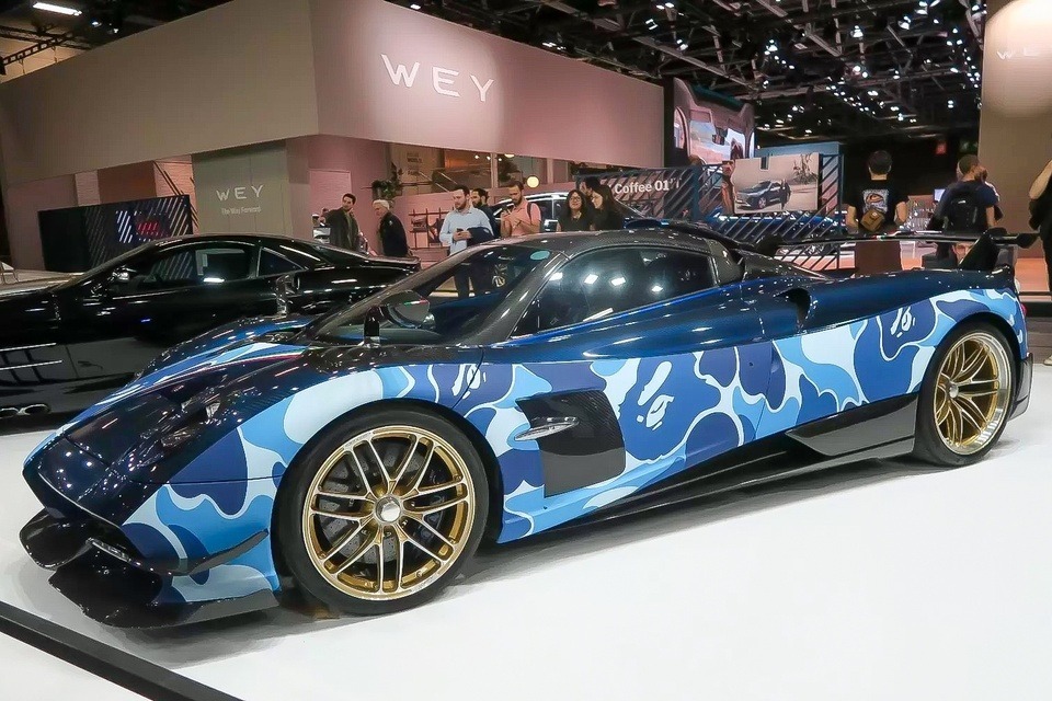 Get ready to make a statement with the Pagani Huayra Roadster BC with a Bape-inspired design.