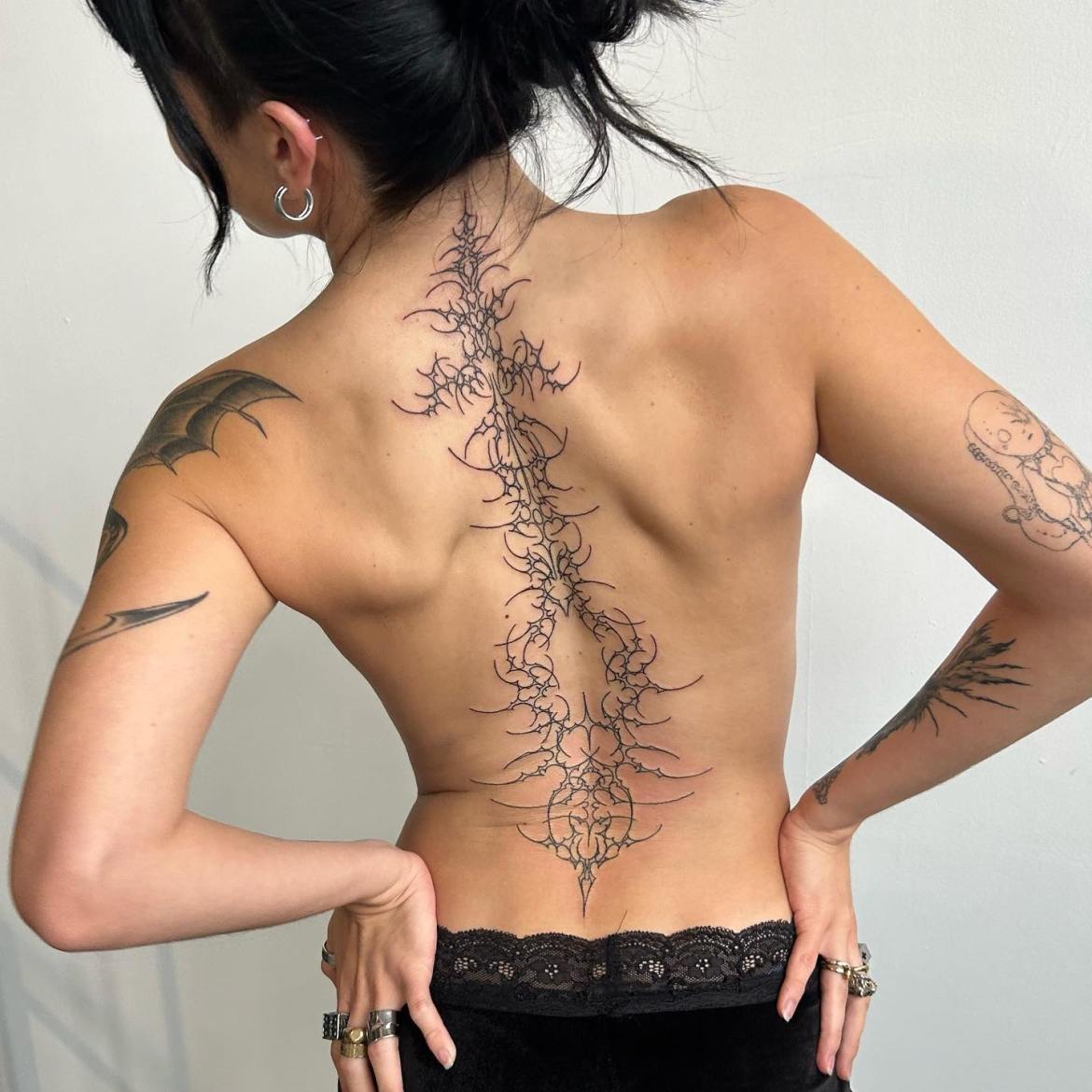 38+ Evergreen Spine Tattoos For Women (Meaningful) - eAcademy